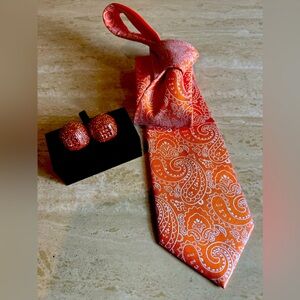 Custom design tie, pocket square and cufflinks